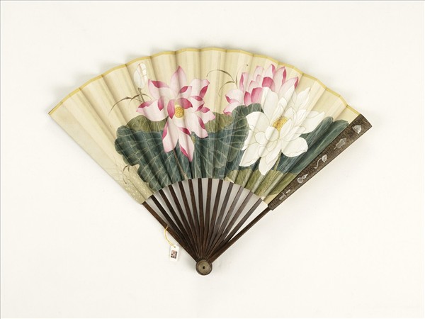 清人花卉　成扇