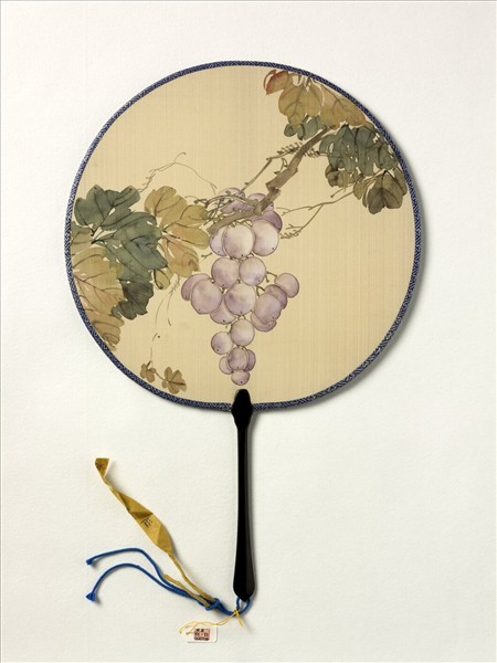 清人畫葡萄　成扇