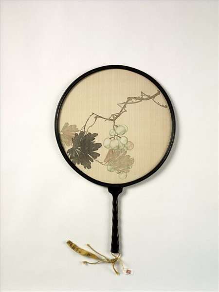 清人畫葡萄　成扇