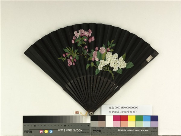 清倪承寬書鍾繇帖清人畫花卉　成扇　倪承寬書鍾繇帖