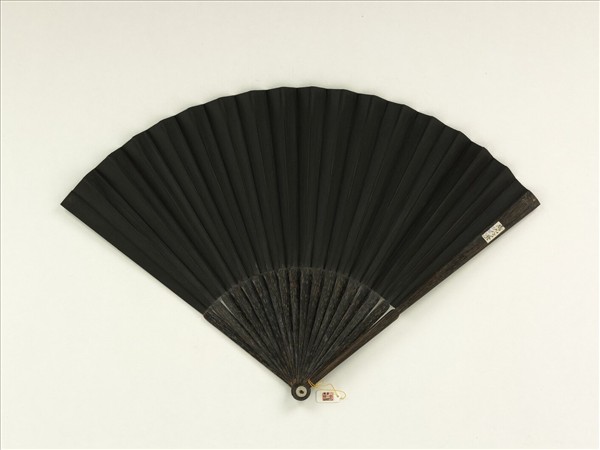 清王杰書乾隆御製題扇詩王武桃花楊柳等四首　成扇