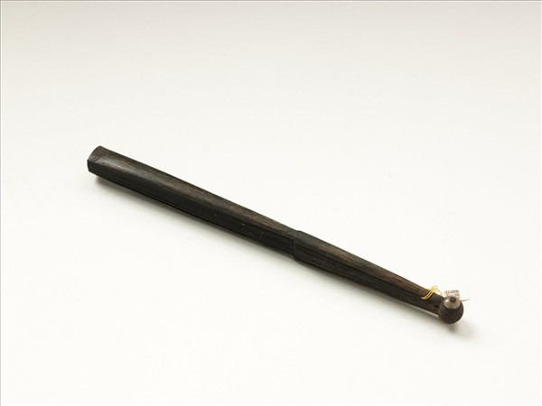 清梁國治書乾隆御製載月八首　成扇