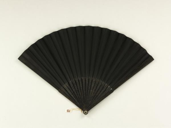 清梁國治楷書乾隆御製和李嶠雜詠詩帷等十二首　成扇