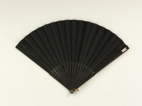 清梁國治楷書乾隆御製和李嶠雜詠詩金等十二首　成扇