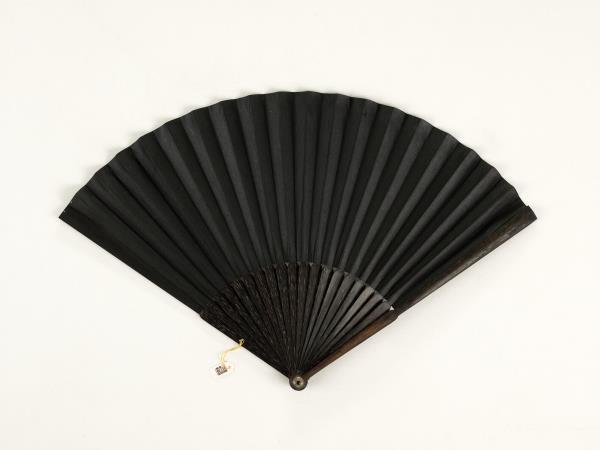 清梁國治書乾隆御製詠六經　成扇