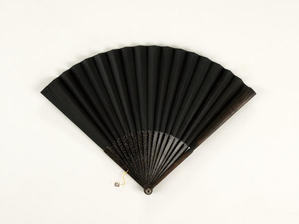 清梁國治楷書乾隆御製題吳鎮山水卷　成扇