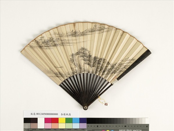 清錢汝誠書乾隆御製玉盤謠錢維城畫山水　成扇