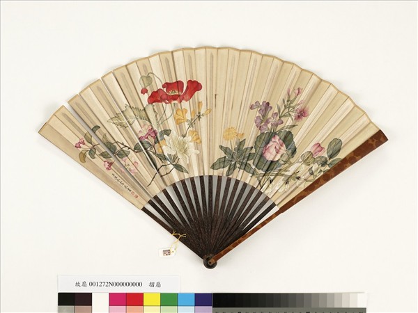 清永琰書乾隆御製詩西府海棠等九首汪承霈畫花卉　成扇　汪承霈畫花卉