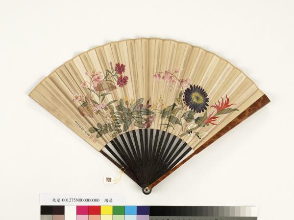 清永琰書乾隆御製詩魚兒牡丹等十首汪承霈畫花卉　成扇　永琰書乾隆御製詩魚兒牡丹等十首