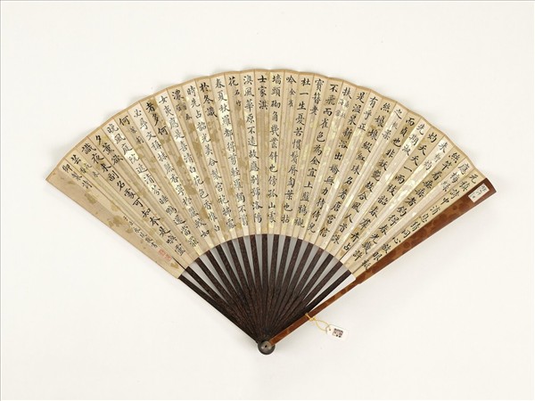 清永琰書柳等御製詩八首汪承霈畫花卉　成扇　永琰書柳等御製詩八首