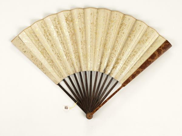 明仇英畫松下高士　成扇