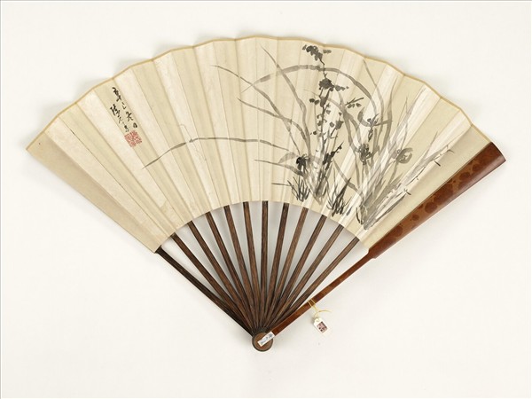 明陳元素畫蘭花　成扇