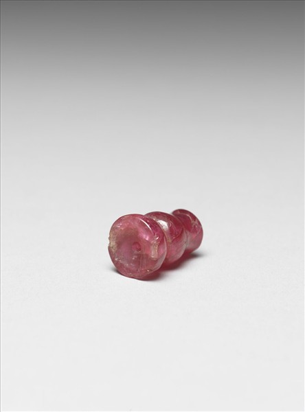 紅色寶石佛頭塔