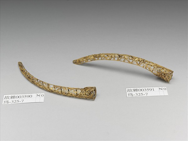 銀鍍金纍絲梅竹紋指甲套