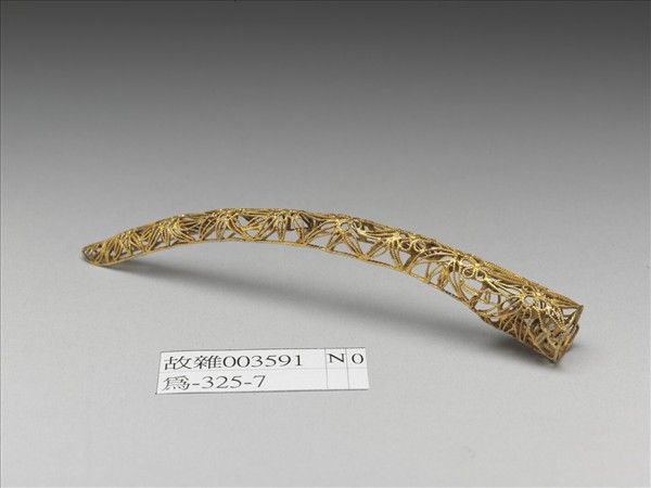 銀鍍金纍絲梅竹紋指甲套