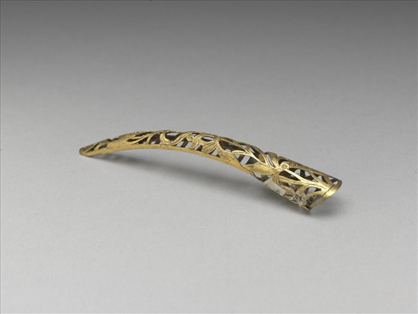 鍍金鏤空蘭花紋指甲套