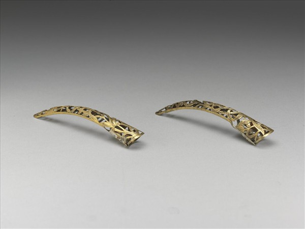 鍍金鏤空蘭花紋指甲套