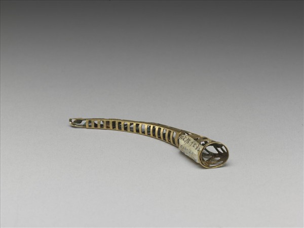 鍍金鏤空蘭花紋指甲套