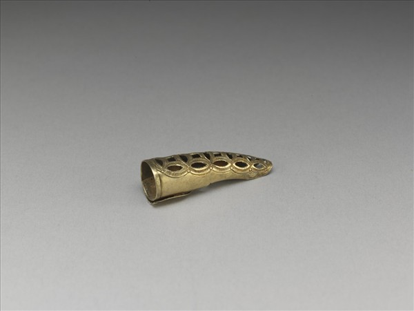 銀鍍金鏤空錢紋指甲套