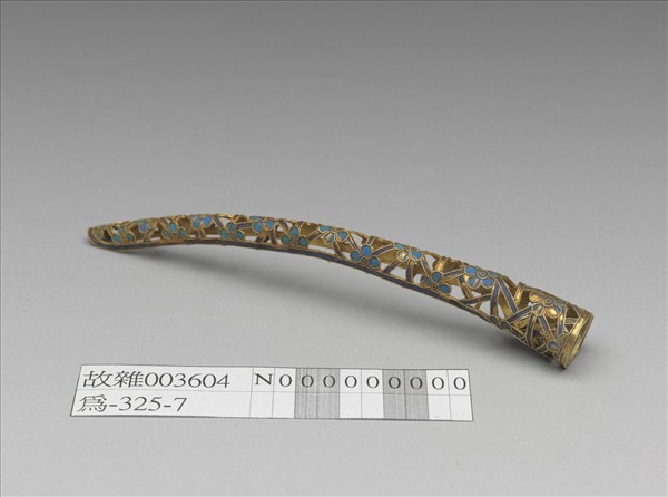 鏤空點翠冰梅紋指甲套