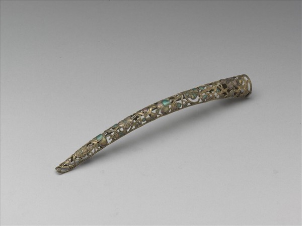 銀鍍金鏤空琺瑯彩梅紋指甲套