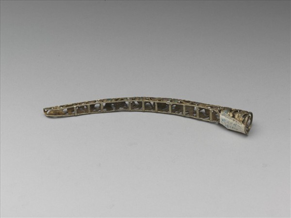 銀鍍金鏤空琺瑯彩梅紋指甲套