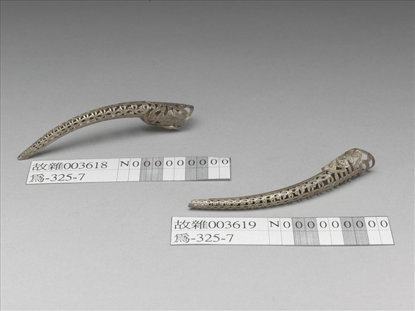 銀鏤空古錢福壽紋指甲套