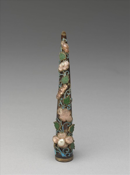 玳瑁嵌珠寶花卉指甲套