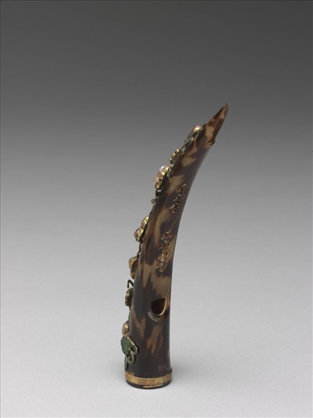 玳瑁嵌珠寶花卉指甲套