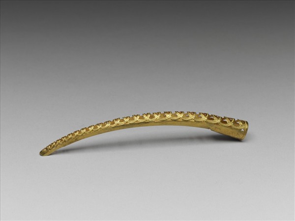 金鏤空連環紋指甲套