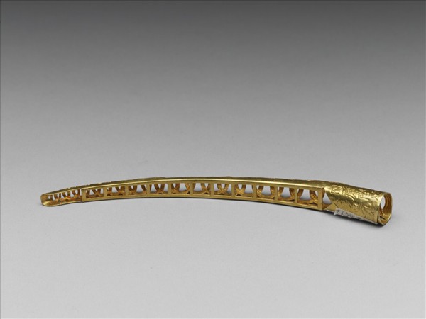 金鏤空連環紋指甲套