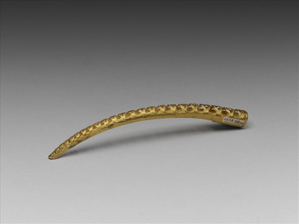 金鏤空連環紋指甲套