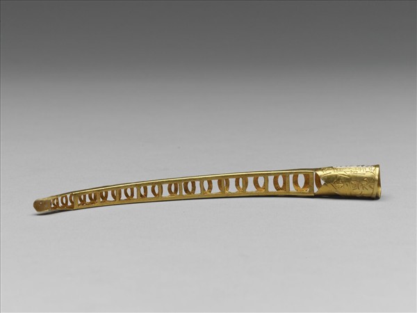 金鏤空連環紋指甲套