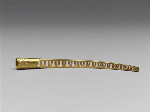 金鏤空連環紋指甲套