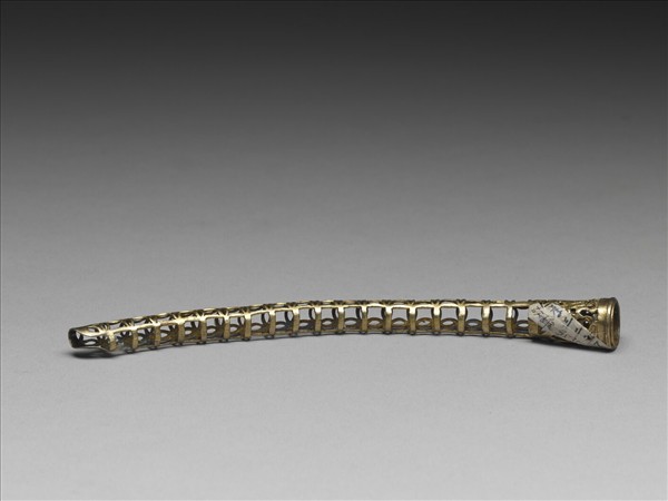 鍍金鏤空錢紋壽字指甲套