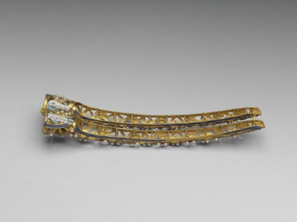 鏤空點翠鑲珠冰梅紋指甲套