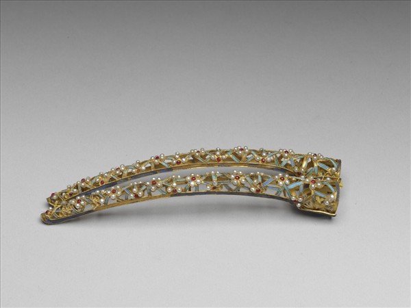 鏤空點翠鑲珠冰梅紋指甲套