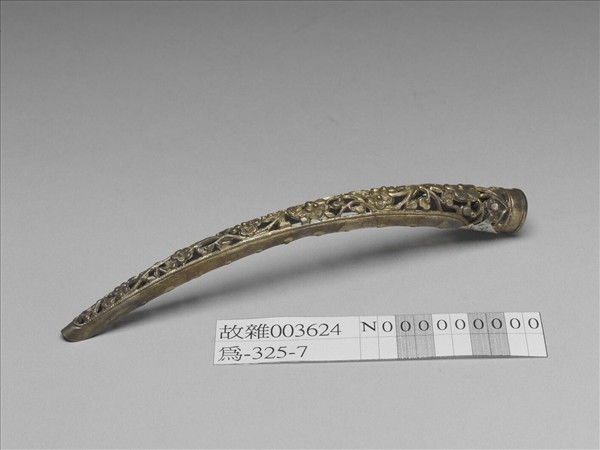 銀鍍金鏤空梅花指甲套