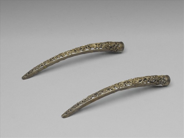 銀鍍金鏤空梅花指甲套