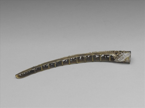 銀鍍金鏤空梅花指甲套