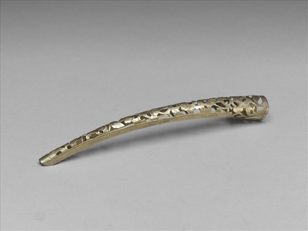 銀鍍金鏤空花卉指甲套