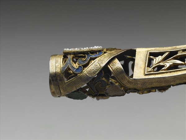 點翠嵌寶石緝米珠鏤空指甲套