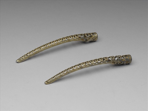 銅鍍金鏤空錢紋指甲套