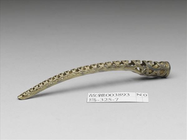 銅鍍金鏤空錢紋指甲套