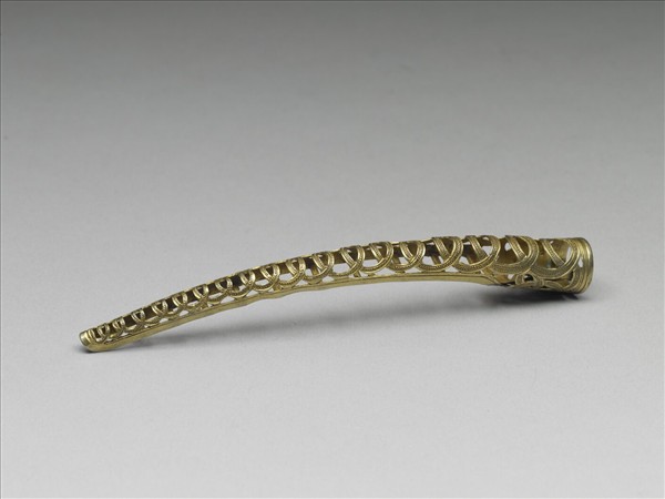 銅鍍金鏤空錢紋指甲套