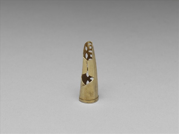 銅鎏金鏤空錢紋指甲套