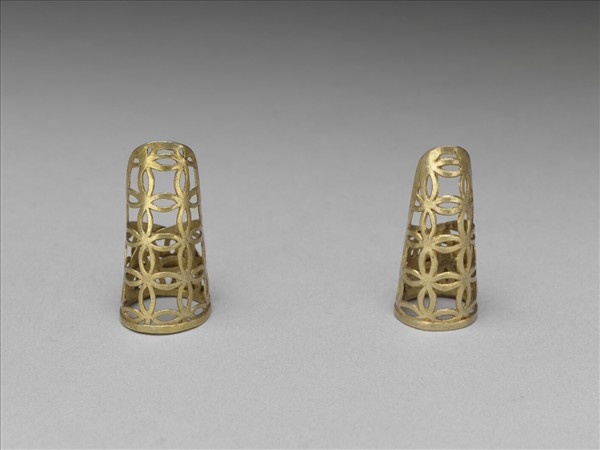 銅鎏金鏤空錢紋指甲套