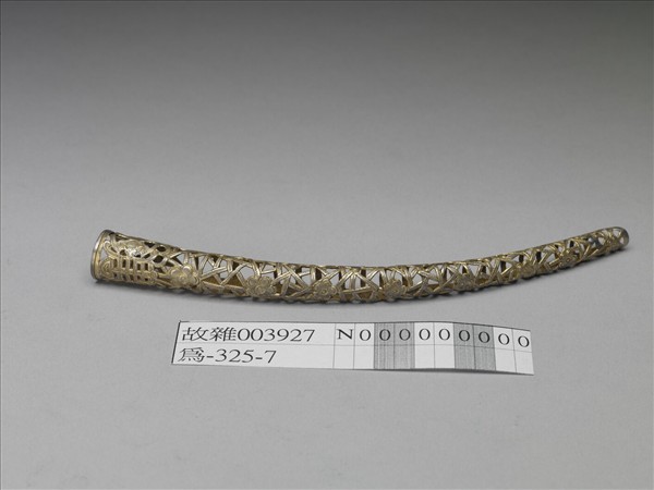 銅鎏金鏤空福壽冰梅紋指甲套