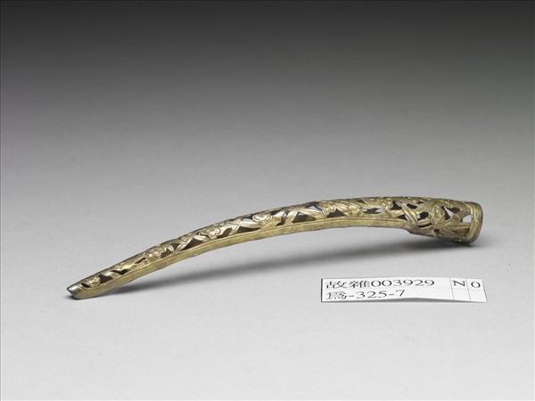 銅鎏金鏤空梅竹紋指甲套