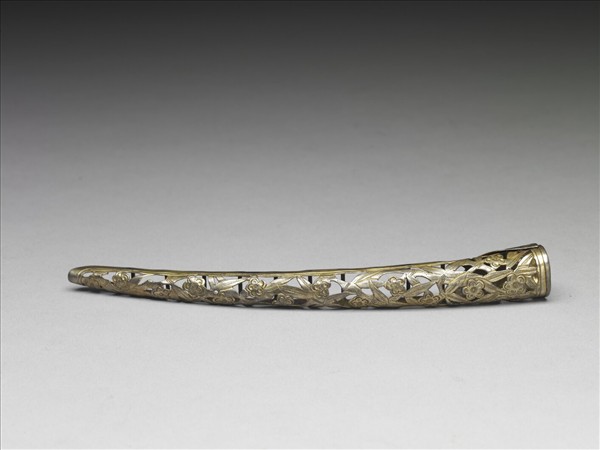 銅鎏金鏤空梅竹紋指甲套